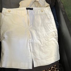 Banana Republic women’s size 8, white Bermuda dress shorts